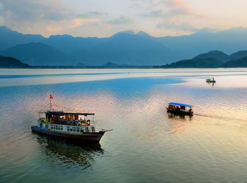 du-lich-sinh-thai-ho-nui-coc